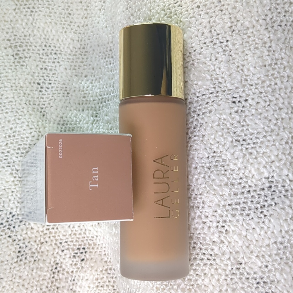 Laura Geller Double Take Liquid Foundation in Tan, 30ml/1.0fl oz - Picture 2 of 10